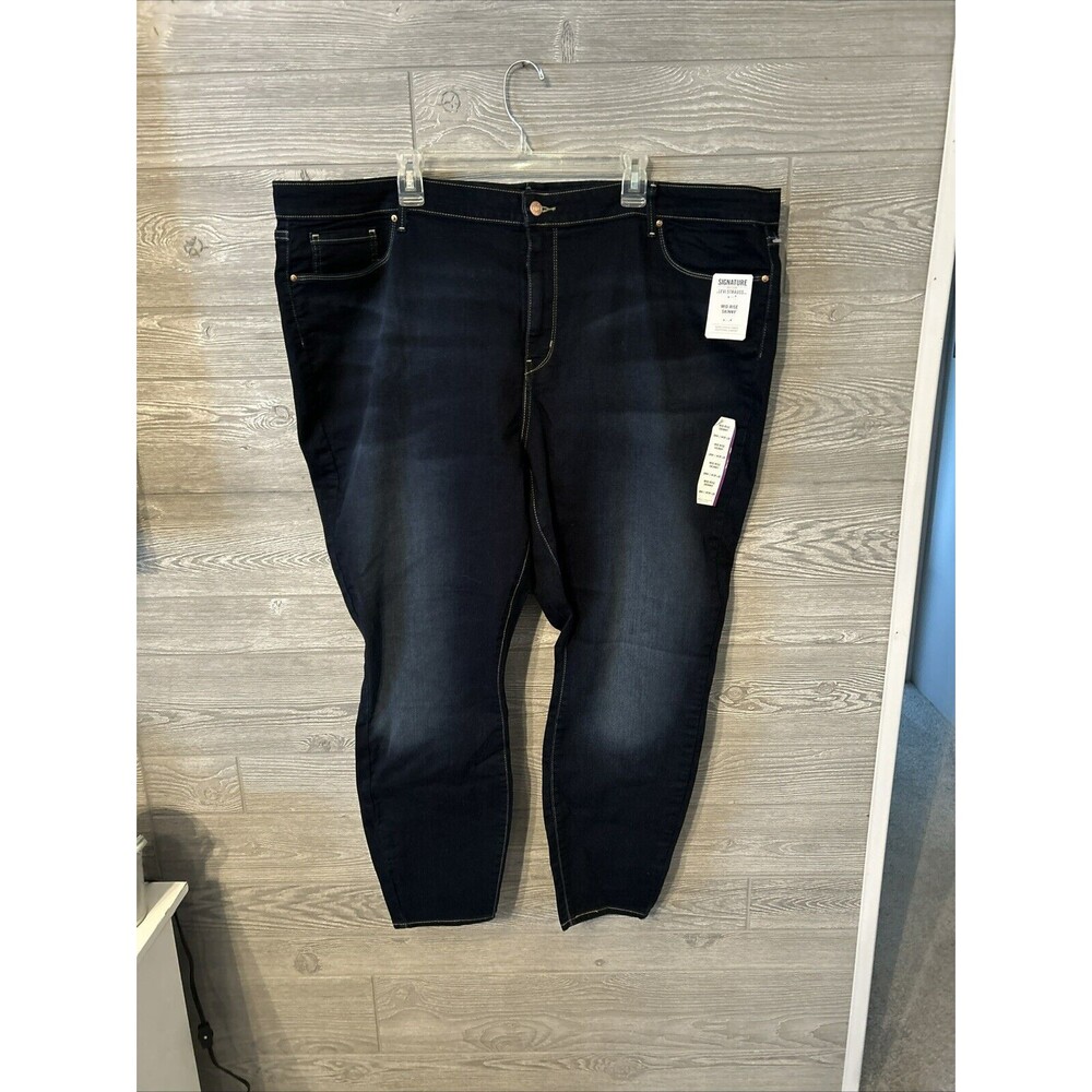 Signature Levi Strauss Gold Label Mid-Rise Skinny Jeans - Size 28M, W39 | L30